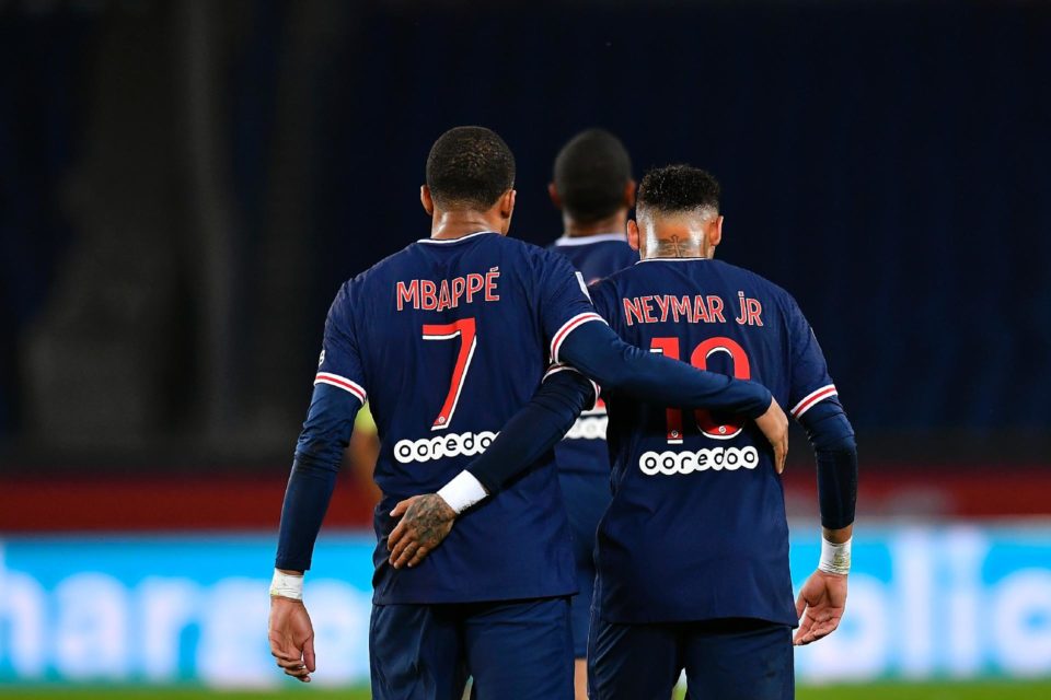 Leonardo desconversa sobre renovações de Neymar e Mbappé