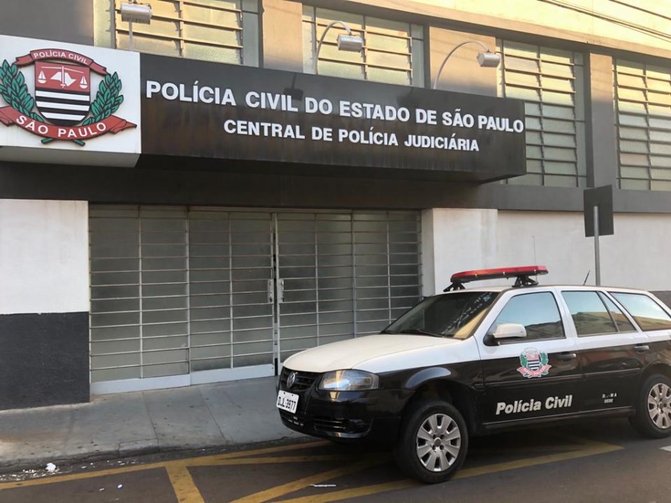 Veículo é furtado por ex-companheiro de mulher