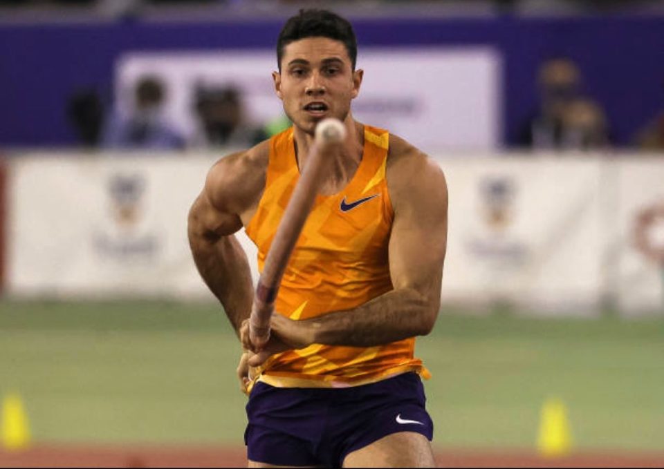 Mariliense conquista prata em salto com vara na Suécia