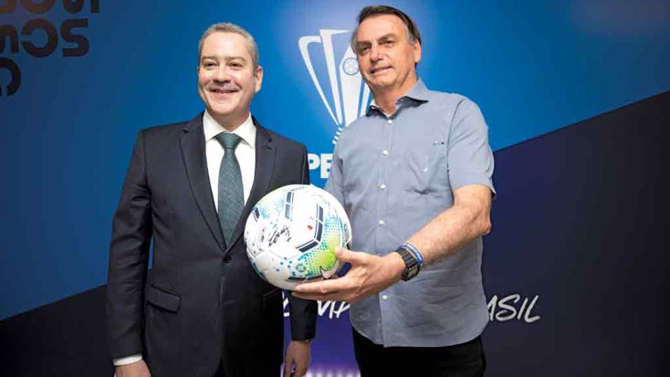 Bolsonaro nega que tenha pedido para tirar Tite da seleção