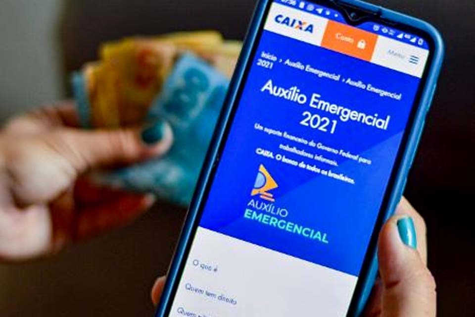 Caixa antecipa pagamento de terceira parcela do auxílio