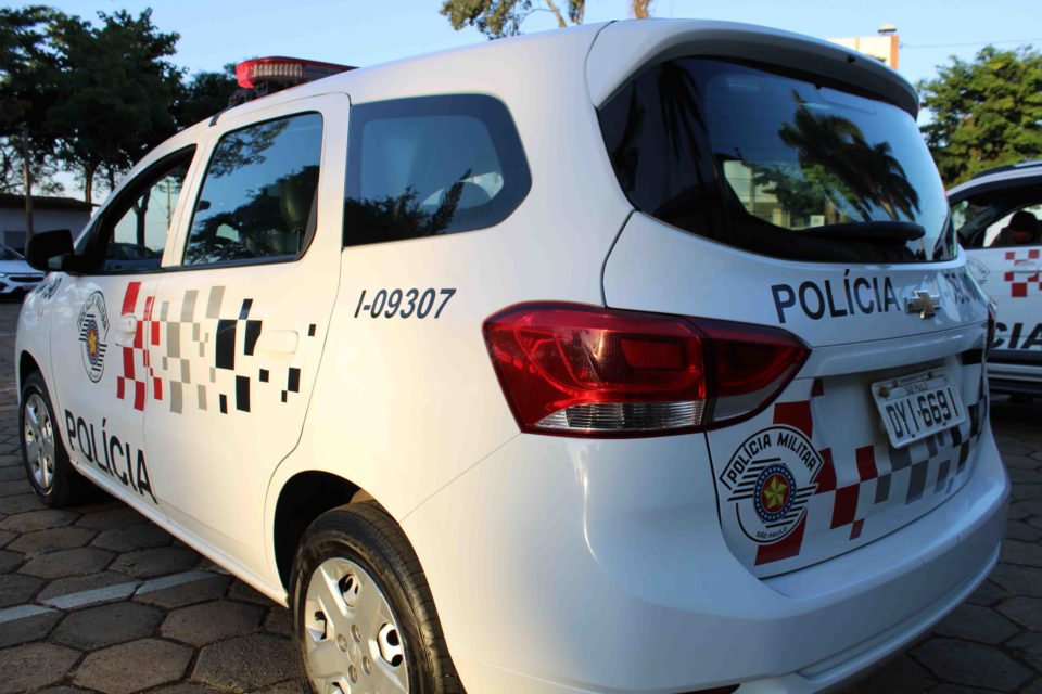 Pedreiro é preso após furtar barras de ferro em obra