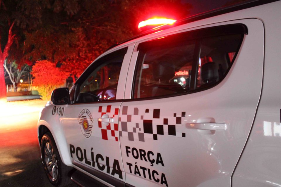 Jovem é preso com maconha, cocaína e crack na Vila Barros