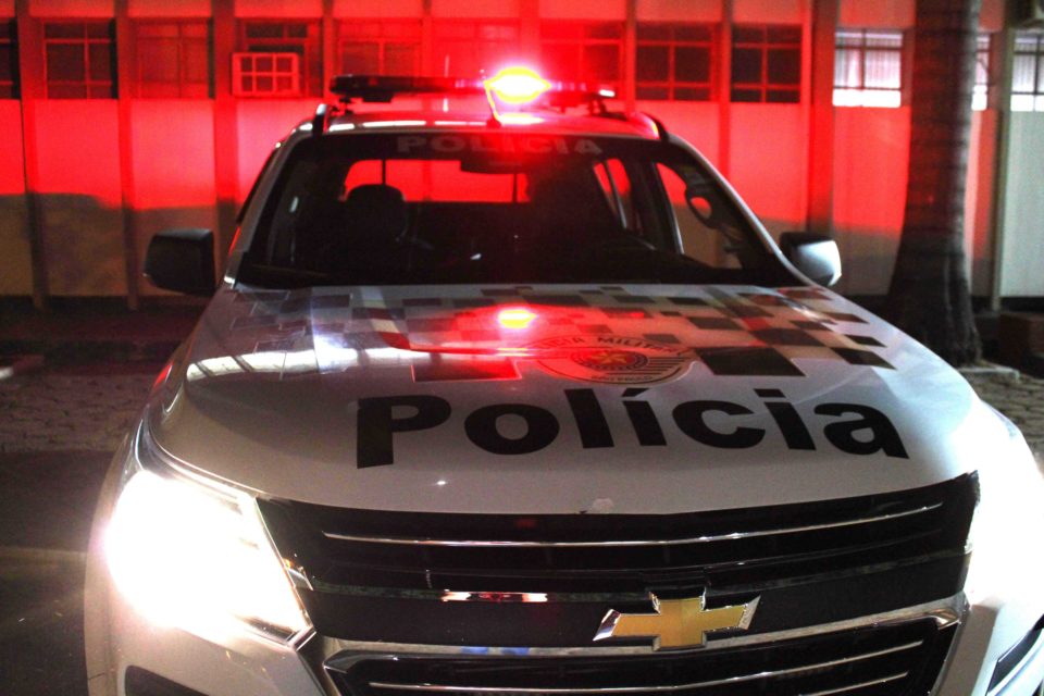 Homem leva quatro facadas em festa de aniversário na zona Norte