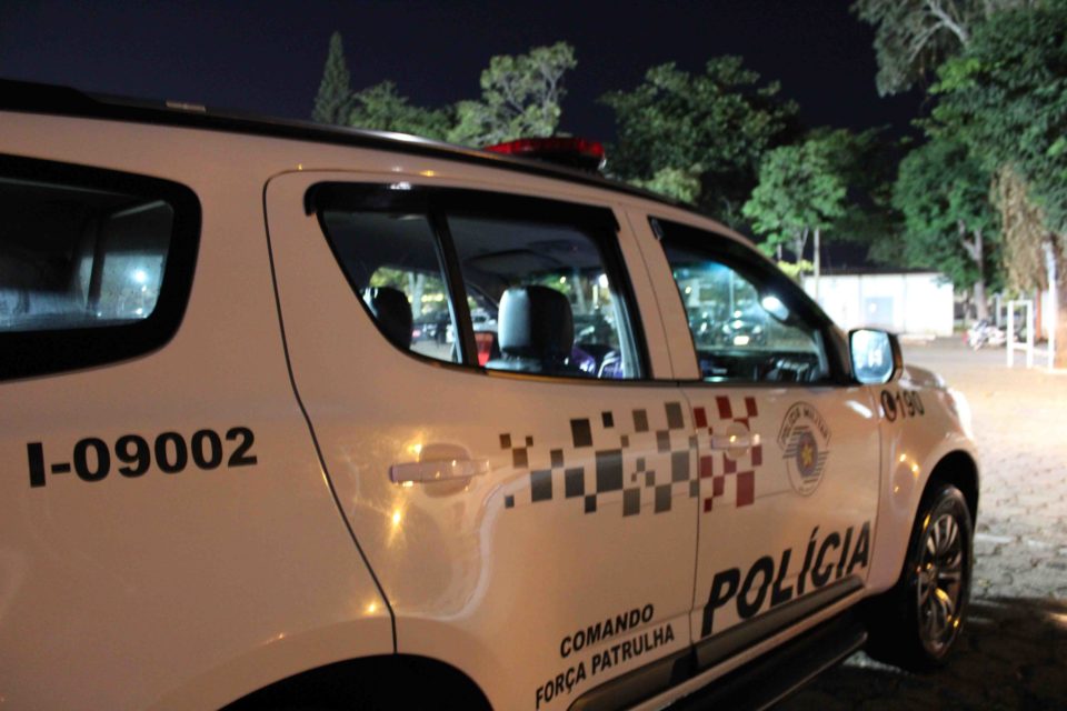 Pintor é preso após agredir mulher e filho na zona Norte