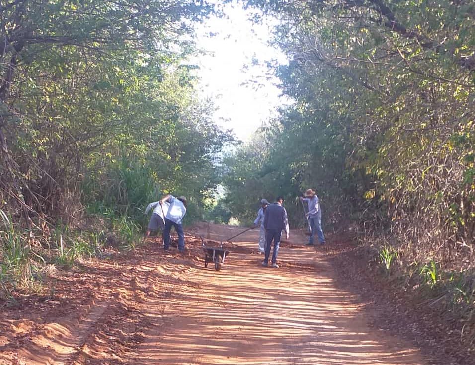 Moradores de sítios em Amadeu Amaral recuperam via