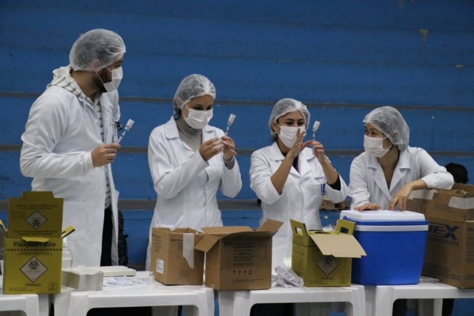 Vacinação avança em Marília e quase metade da cidade já tomou a 1ª dose