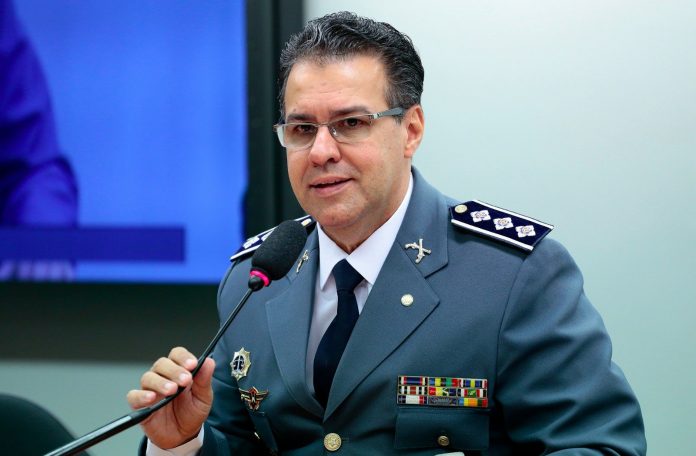 Capitão Augusto vota a favor de lei que afrouxa combate à corrupção