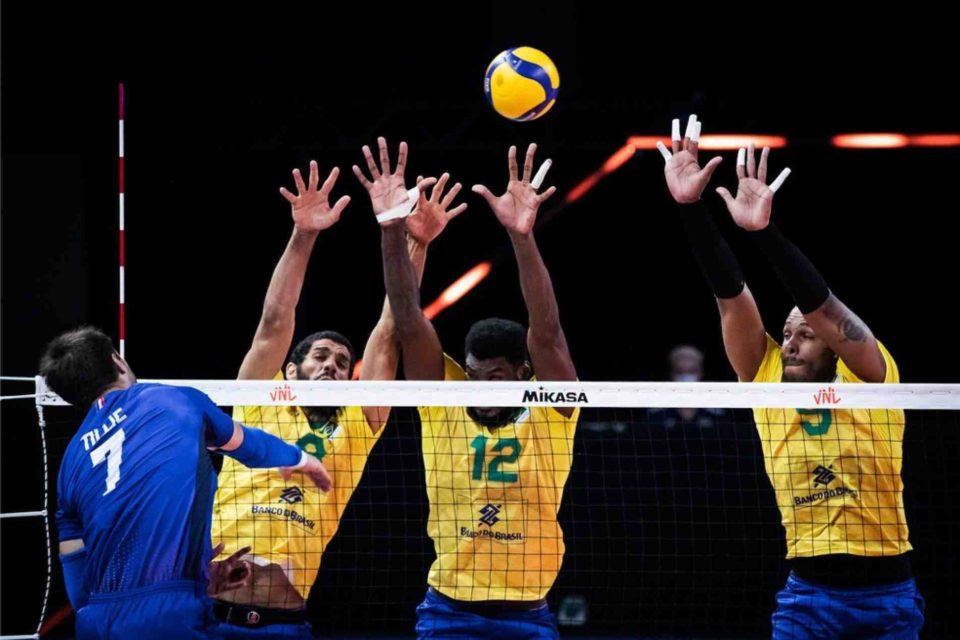 Brasil derrota Itália pela Liga das Nações de vôlei