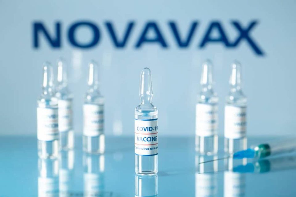 Vacina da Novavax mostra eficácia de 90,4% em estudo