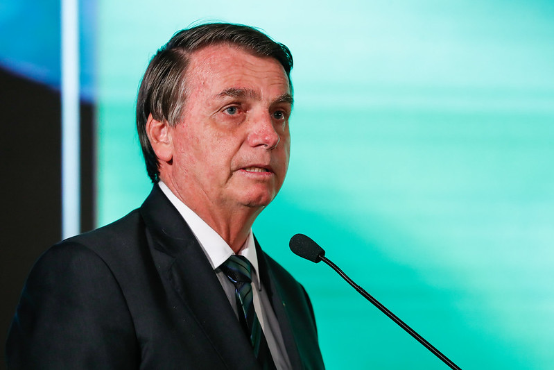 A jornalistas, Bolsonaro se desculpa por declaração polêmica
