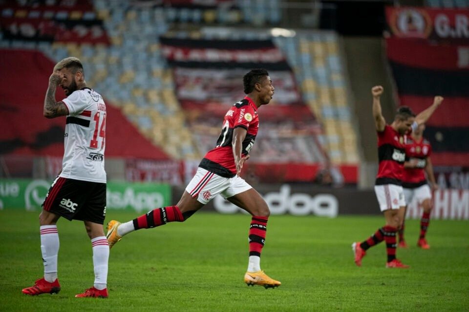 São Paulo sai na frente, mas leva goleada do Flamengo