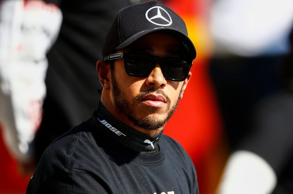 Hamilton renova contrato com a Mercedes por mais duas temporadas