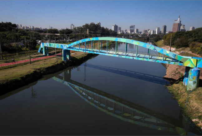 Ponte da Sabesp é coberta por grafite sobre preservação