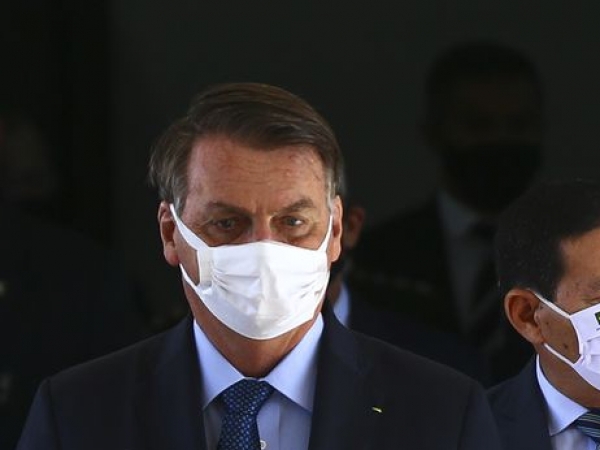 Bolsonaro deu 1.682 declarações falsas em 2020, aponta relatório