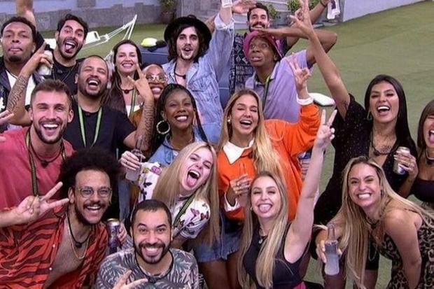 ‘BBB 22’: Boninho chama interessados para últimas vagas