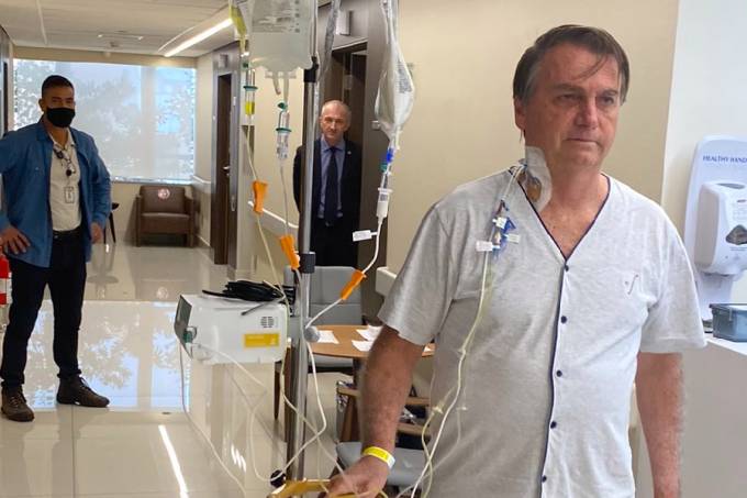 Bolsonaro recebe alta médica e deixa hospital em São Paulo