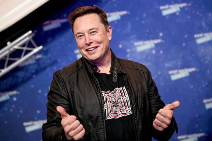 Elon Musk revela que mora em quitinete de US$ 50 mil