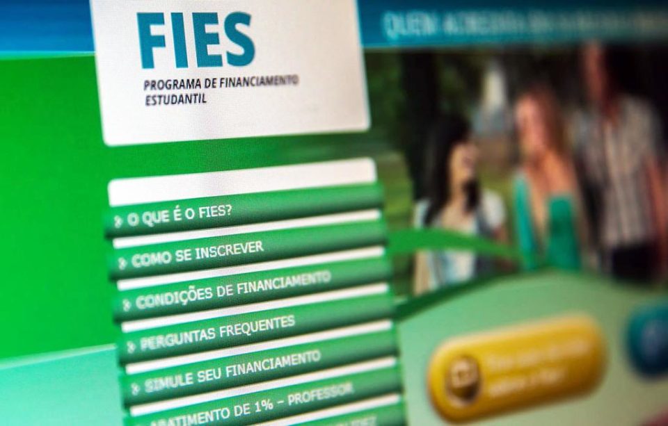 FNDE prorroga prazo para renovação de contratos do Fies