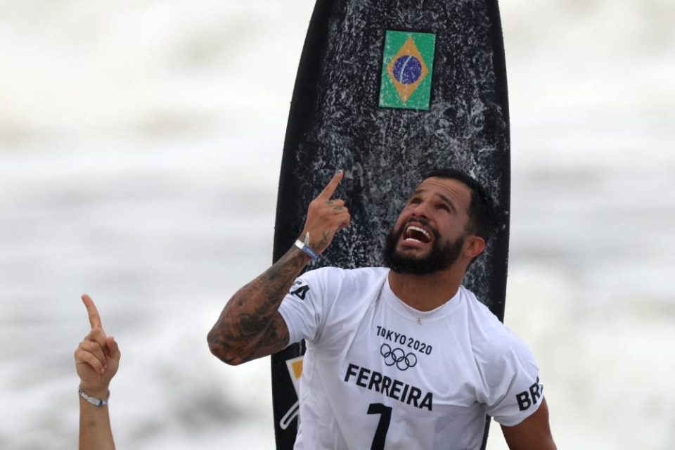 Italo Ferreira conquista 1º ouro do Brasil nos Jogos Olímpicos