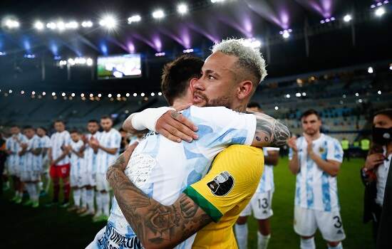 Neymar lamenta derrota do Brasil na final da Copa América