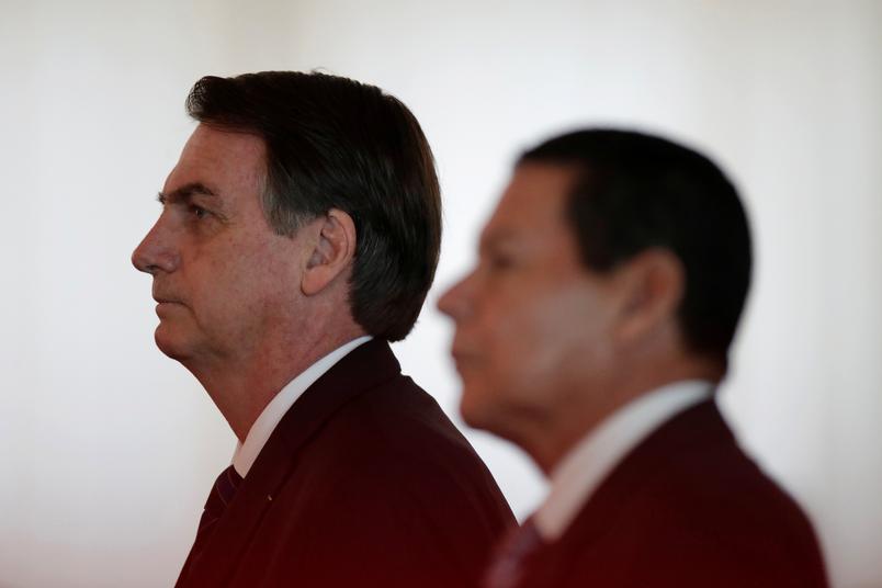 Bolsonaro dá indireta: ‘Vice bom é aquele que não aparece’