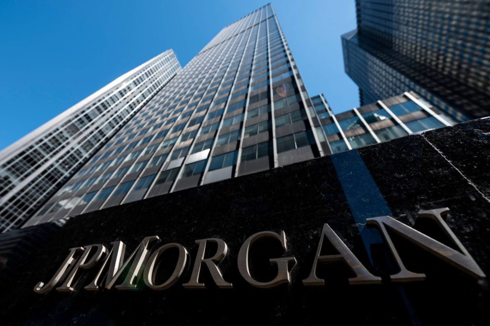 Variante não vai impedir reação global forte, diz JPMorgan