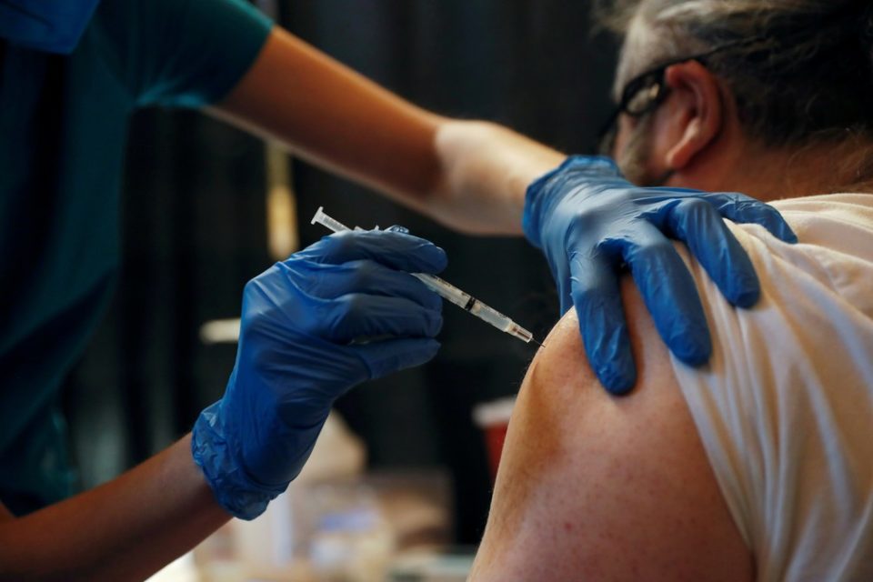 EUA começa a aplicar 3ª dose de vacina a partir de 20 de setembro