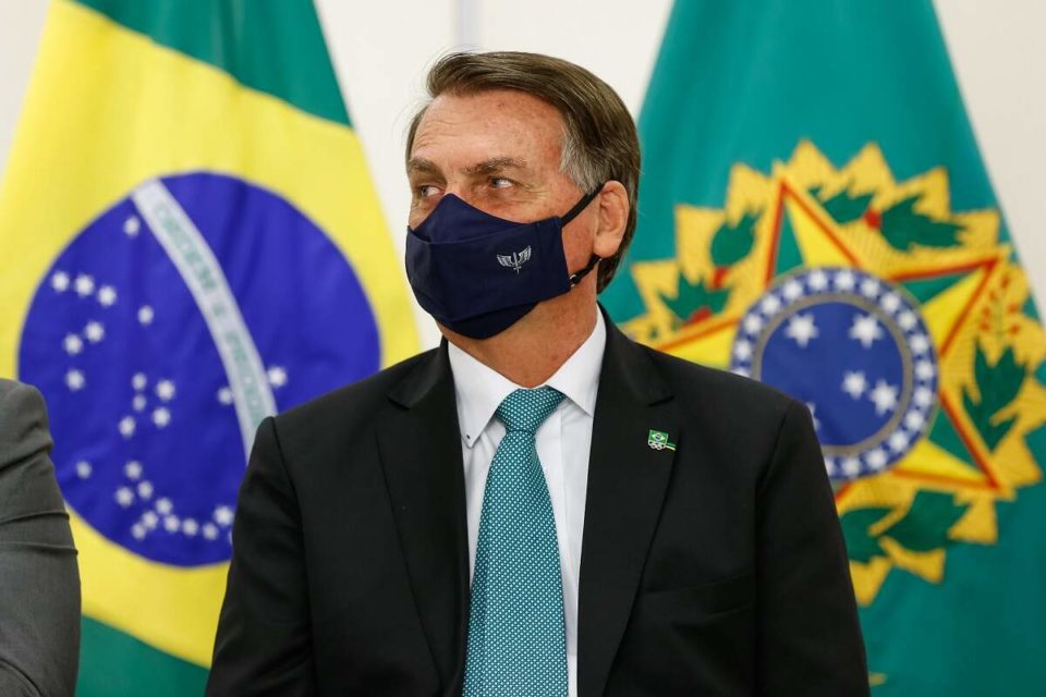 Bolsonaro dá mais verbas, mas aprova menos projeto