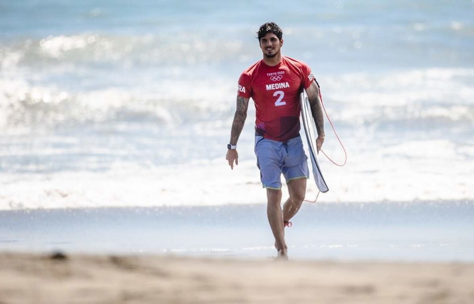 Medina recusa vacina e fica fora de etapa do Mundial de Surfe