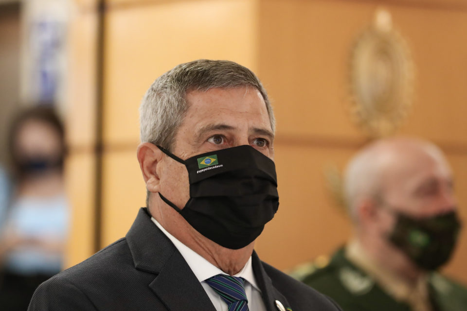 CPI retira convocação de Braga Netto por risco político