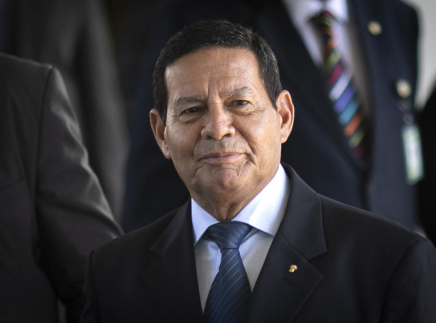 Hamilton Mourão descarta impeachment de ministros