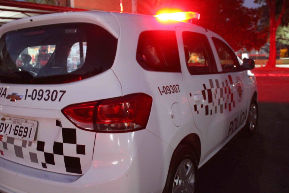 Homem é preso após roubar bolsa de mulher na zona Norte