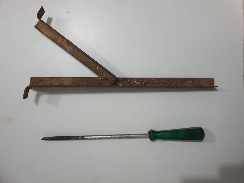 Populares detém homem que tentou furtar imóvel