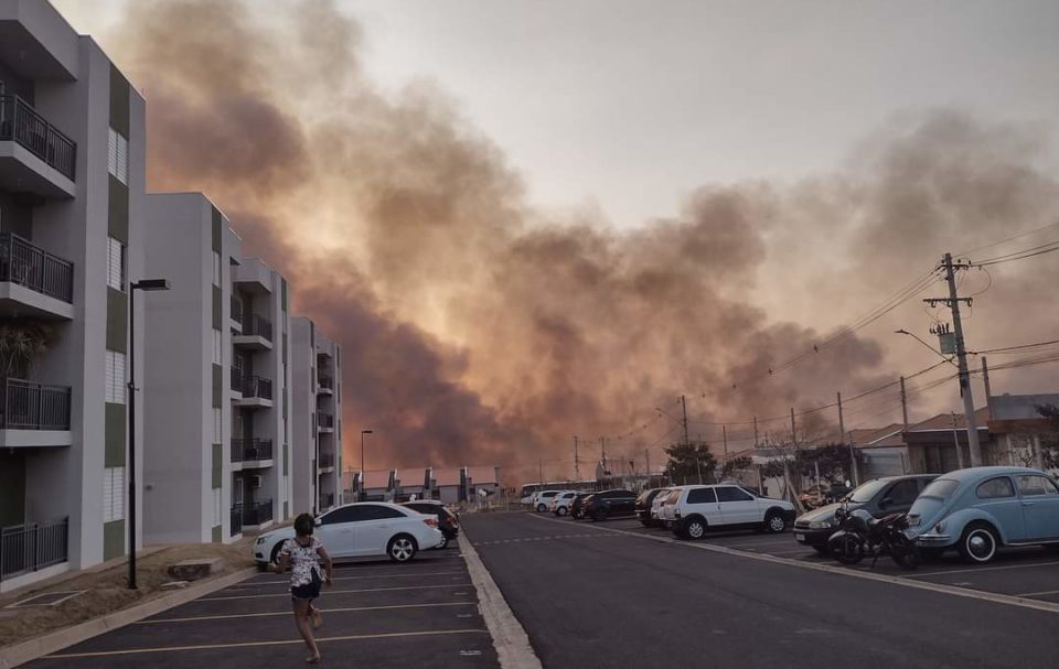 Marília registra cinco grandes incêndios por dia, aponta Inpe