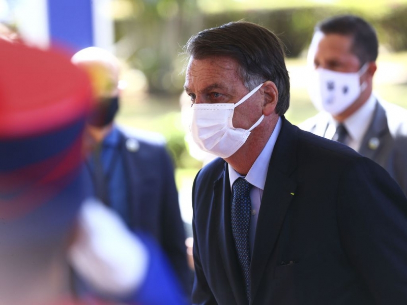 Bolsonaro volta a criticar ministros do STF e do TSE