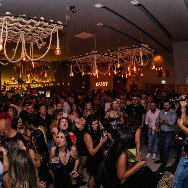 Dust Pub Sertanejo inaugura em Marília e aposta em padrão estético country