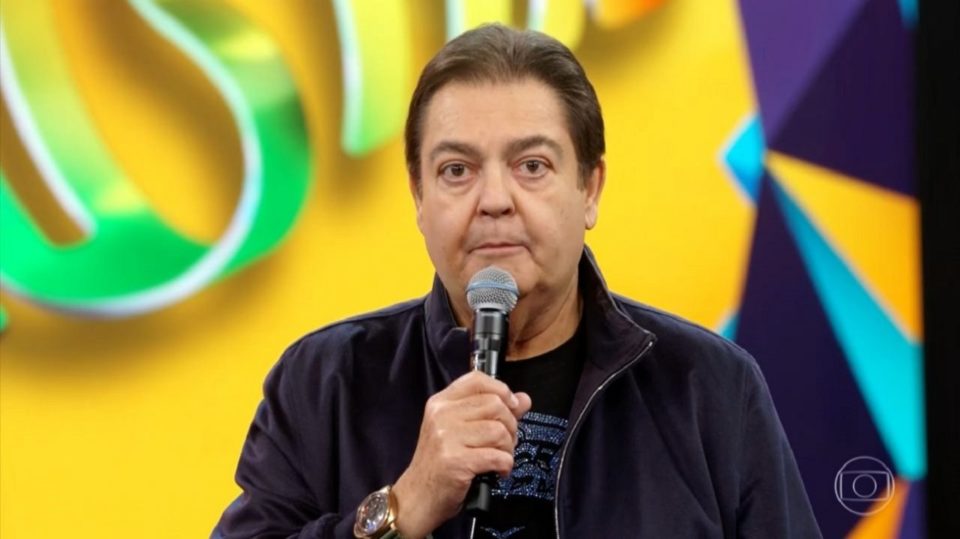 Faustão passa por cirurgia para retirada de cateter