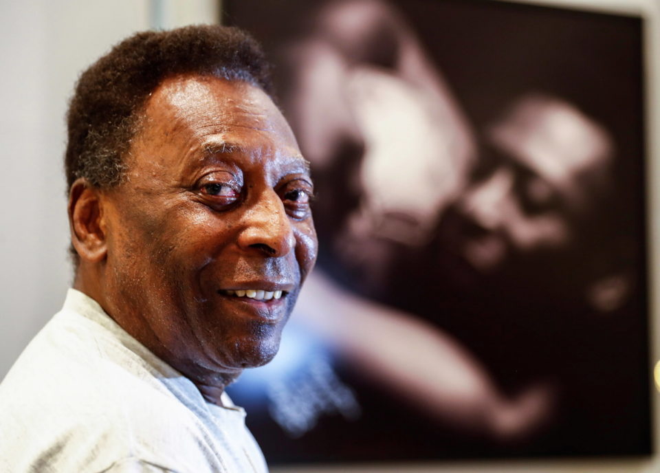 Pelé passa a noite em UTI e retorna para o quarto de hospital