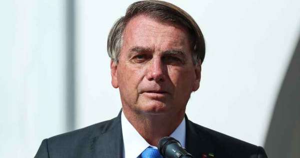 ‘Três Poderes têm de ser respeitados’, diz Bolsonaro