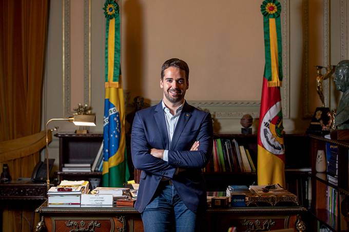 ‘Não sou candidato a mito’, diz Eduardo Leite nas prévias