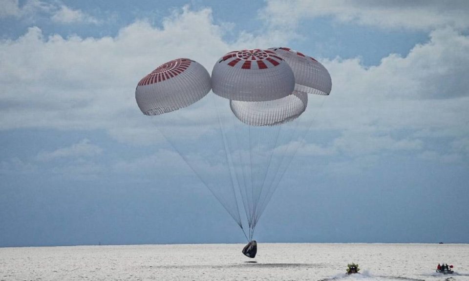 SpaceX completa viagem histórica para o turismo espacial