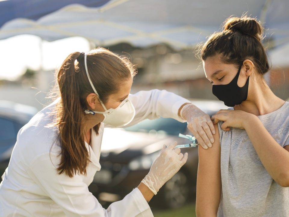 Saúde volta a recomendar vacinação para adolescentes