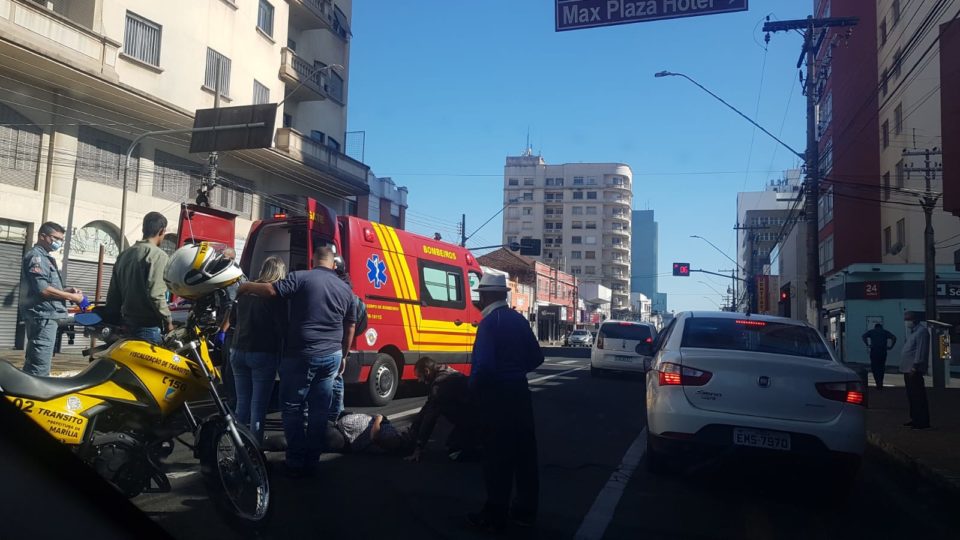 Mulher é atropelada na Sampaio Vidal