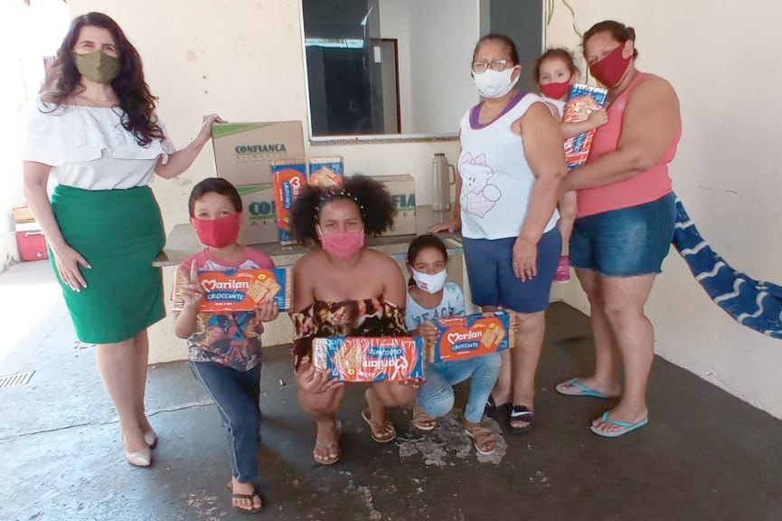 Fundo entrega cestas e biscoitos a famílias venezuelanas