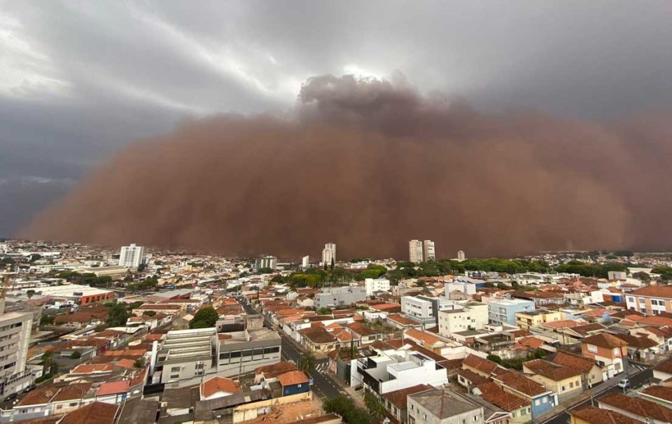 Tempestade de areia atinge cidades do interior de SP