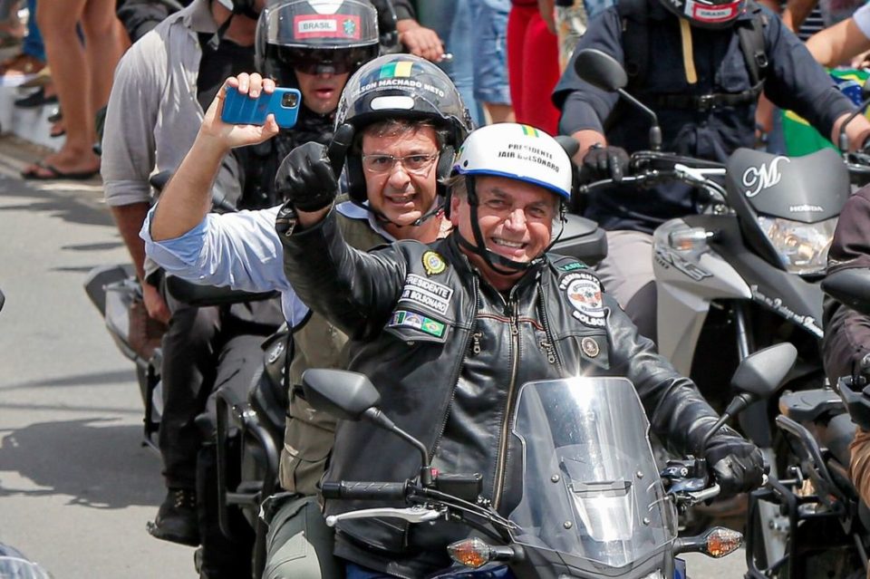 No agreste do PE, Bolsonaro faz nova motociata com apoiadores
