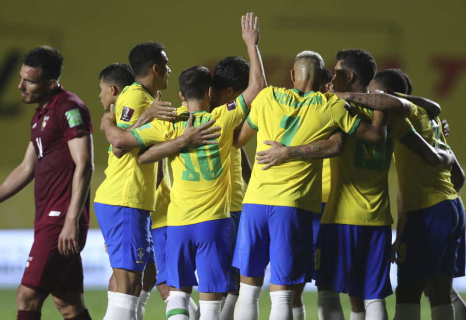 Brasil vence Venezuela e mantém os 100% nas Eliminatórias