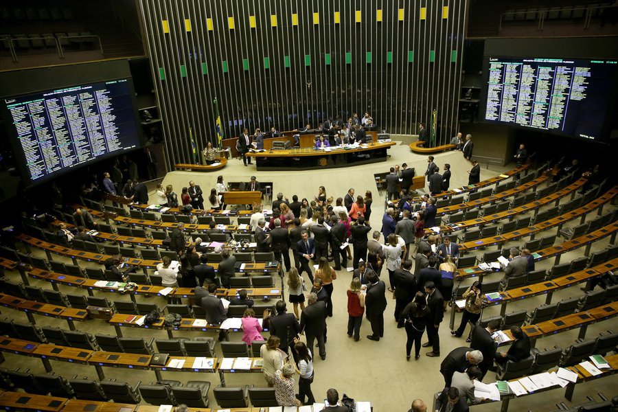 Brasileiro quer mais mulher na política, aponta pesquisa