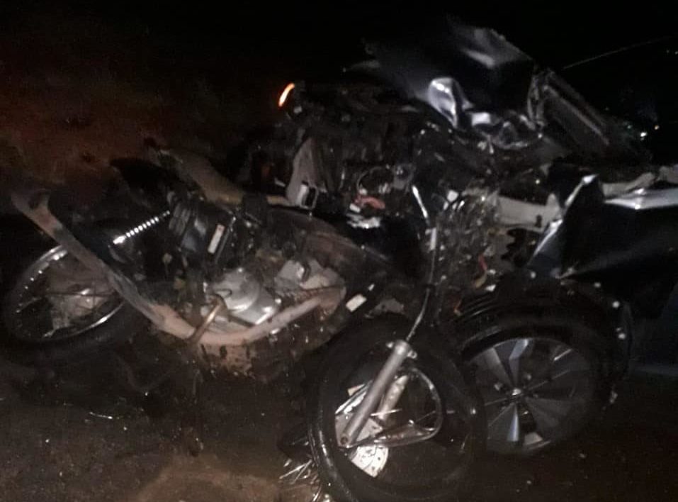 Acidente envolvendo carro de Marília mata motociclista
